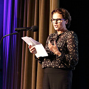 Die Laudatio hielt die Schauspielerin Barbara Auer.