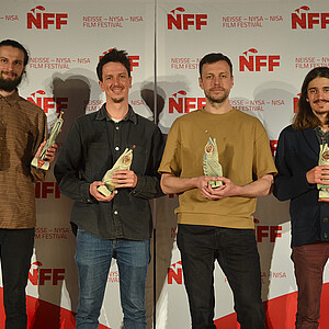 Die Preisträger Adam Koloman Rybanský, Kevin Biele, Andrei Kutsila & Szymon Ruczyński (v.l.) ® Samuel Wagner